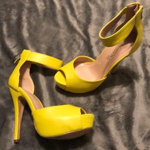 Popping platform heels!